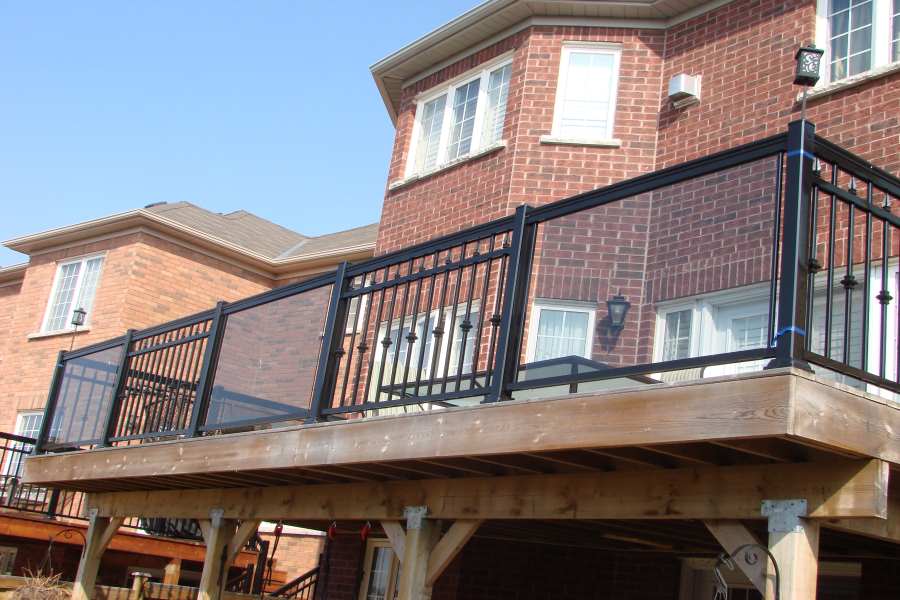 aluminum decking pros and cons