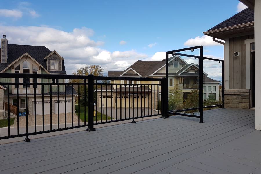 aluminum decking pros and cons